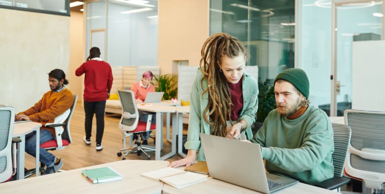 اتجاهات التجارة الإلكترونية في عام 2025